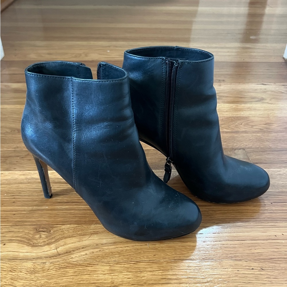 VIA SPIGA LEATHER BOOTIES BLACK SIZE 8 EUC